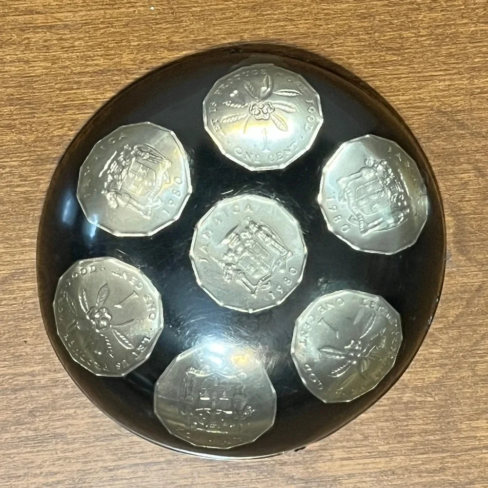 Vtg Jamaica 1980 One‎ Cent Coin Lucite Dome Paperweight Desk Decor Black 3.25